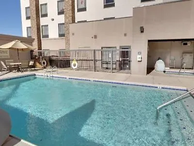 Hampton & Hotel 3*