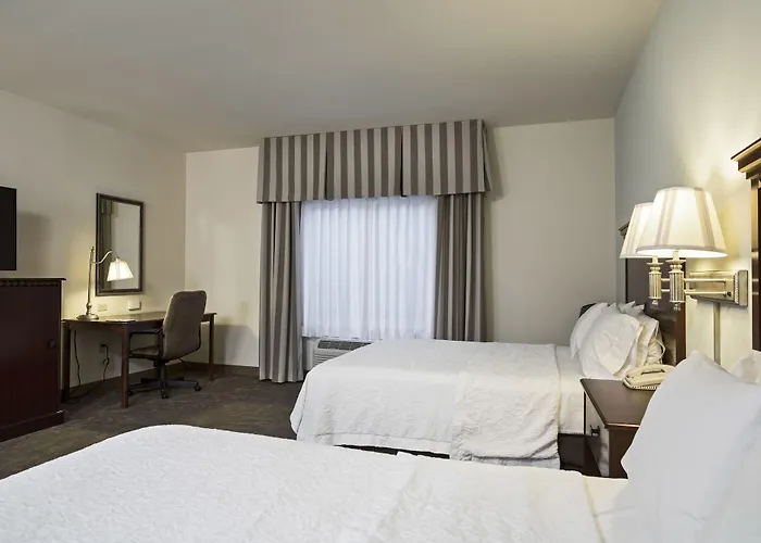 Hampton & Hotel