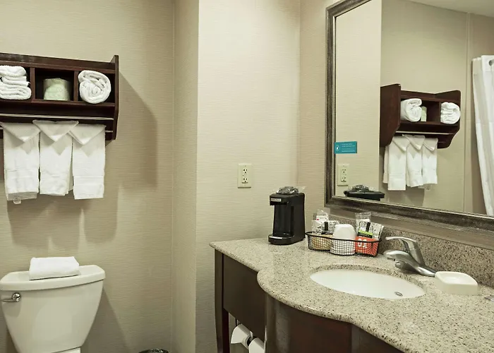 Hampton & Hotel 3*