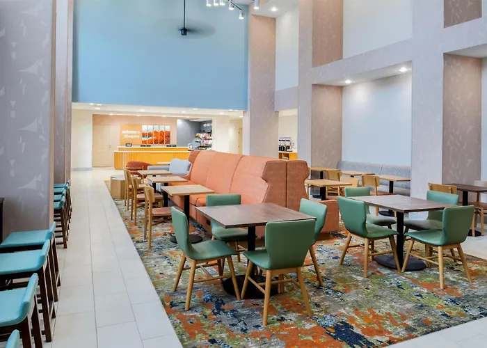 Hampton & Hotel 3*