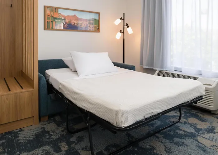Hotel Hampton & 3*