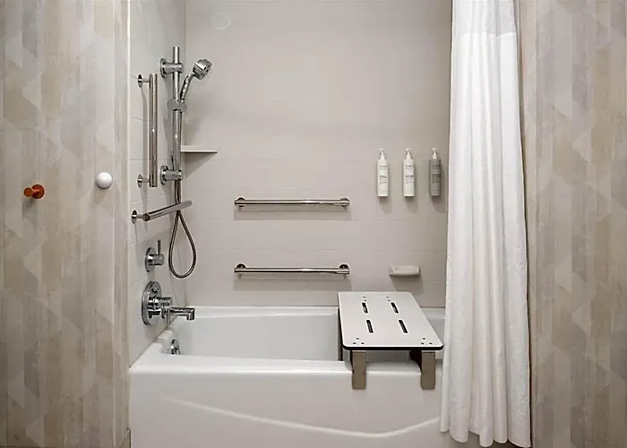Hotel Hampton &